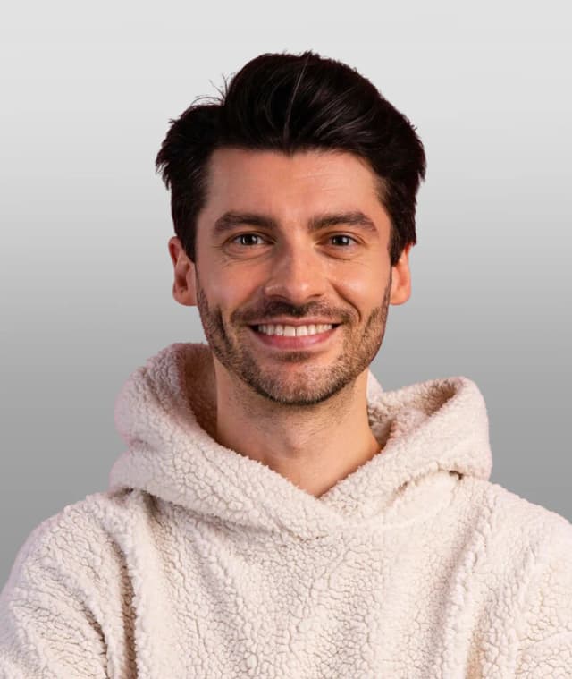 Gabriel R